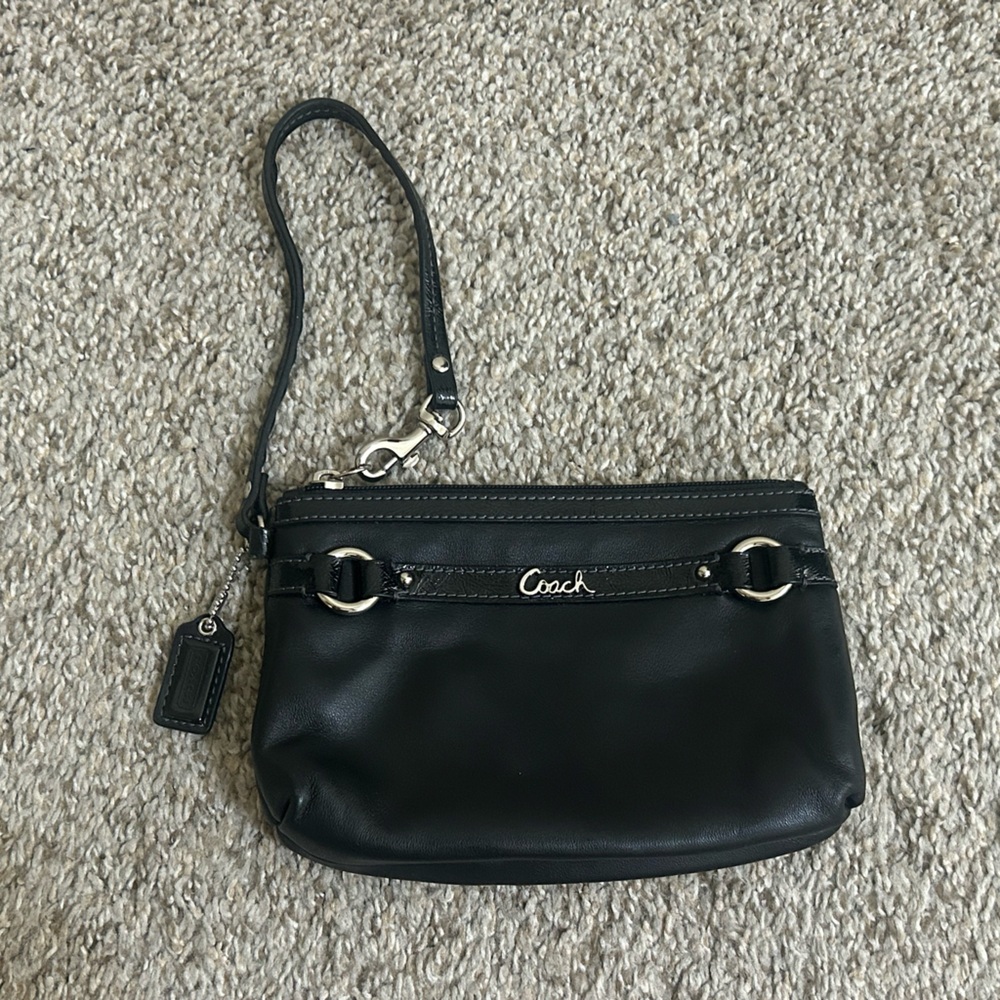 Coach Ashley Black Leather Zipper Closure Wristlet Coin Wallet Silver Travel